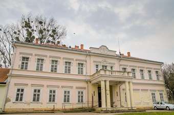 Palatul ascuns din apropierea Văii lui Mihai – Fosta reședință a contelui Pongrácz Jenõ din Cadea